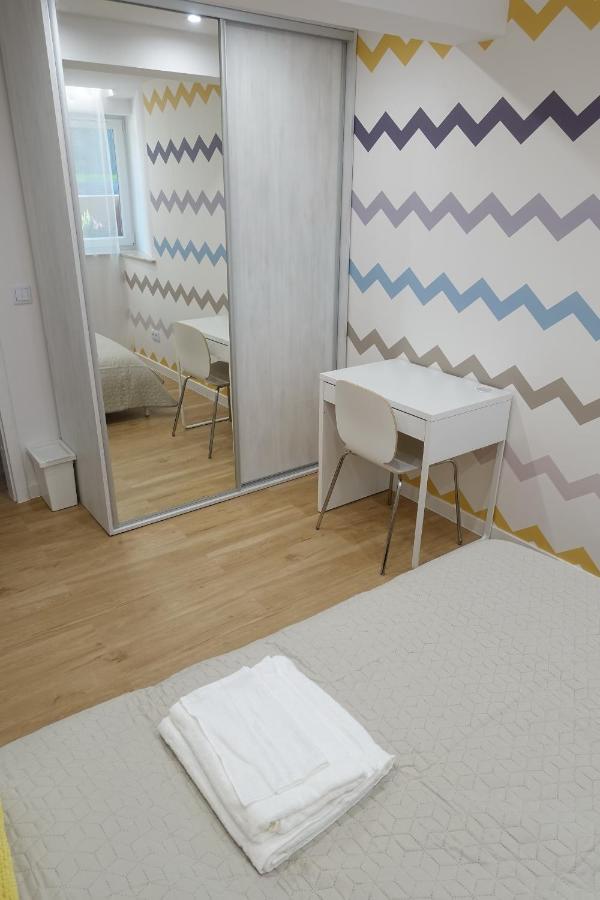 Three Rooms Apartment Cracovia Esterno foto