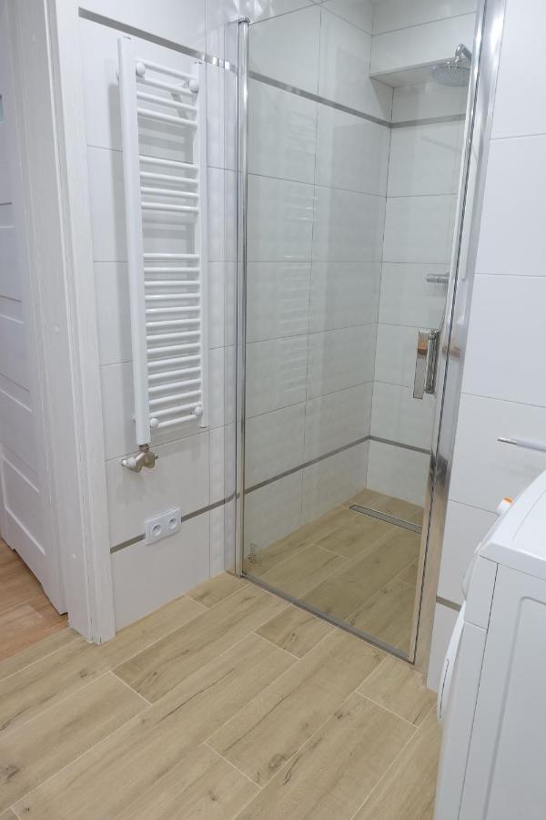 Three Rooms Apartment Cracovia Esterno foto